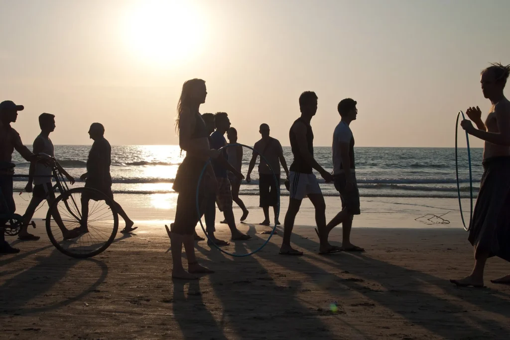 Arambol,_Goa,_Arambol_beach_party_at_sunset