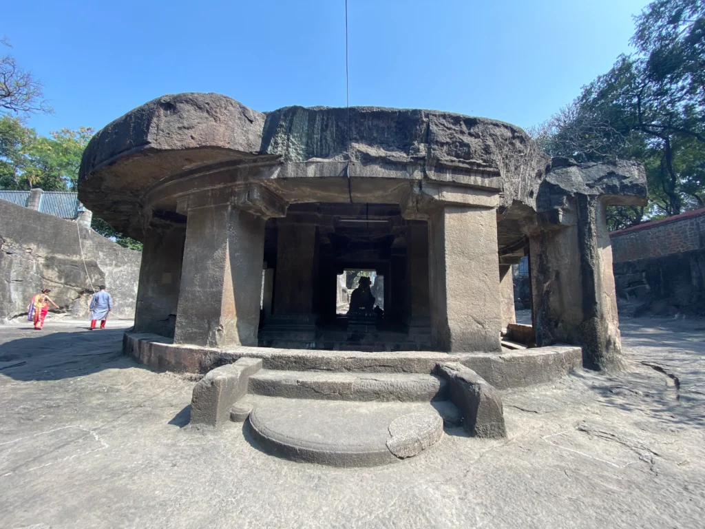 Pataleshwar_Caves_-_Structure