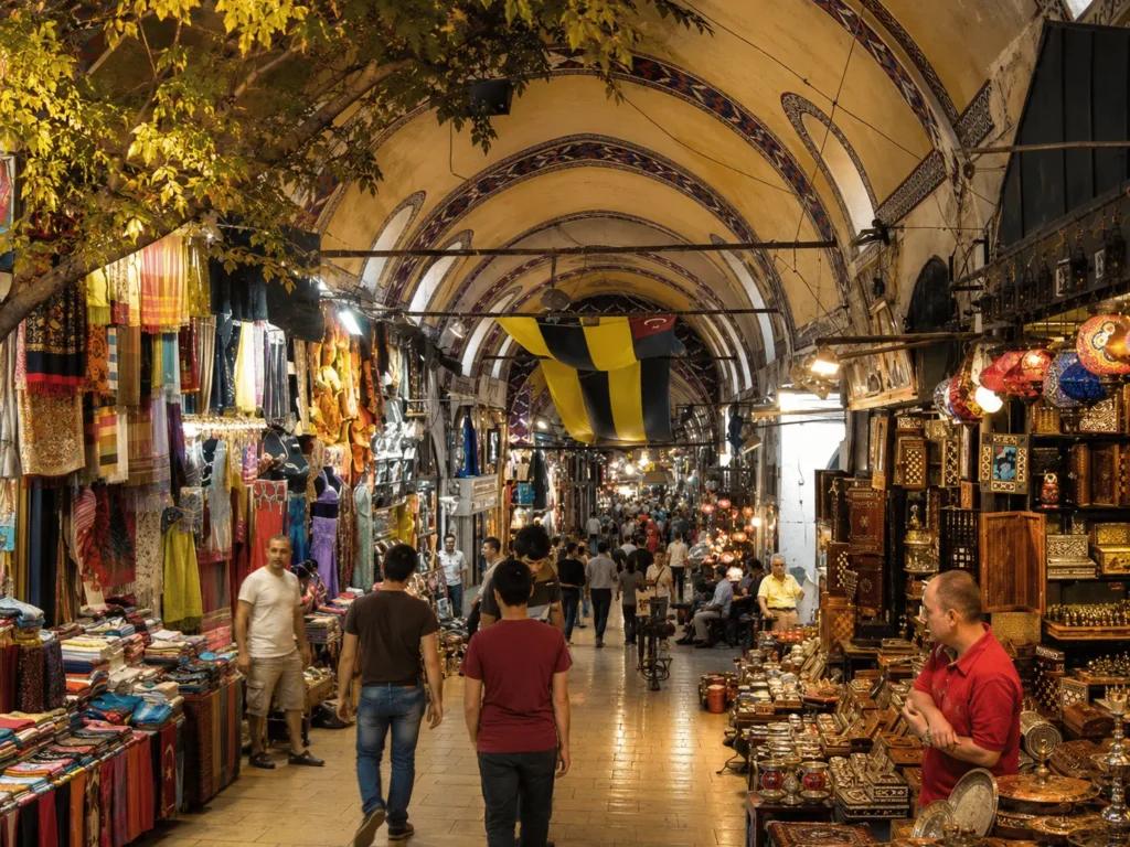 Colaba Causeway in Mumbai | Street Shopping Market in Mumbai