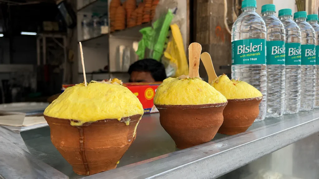 Malaiyo in Varanasi