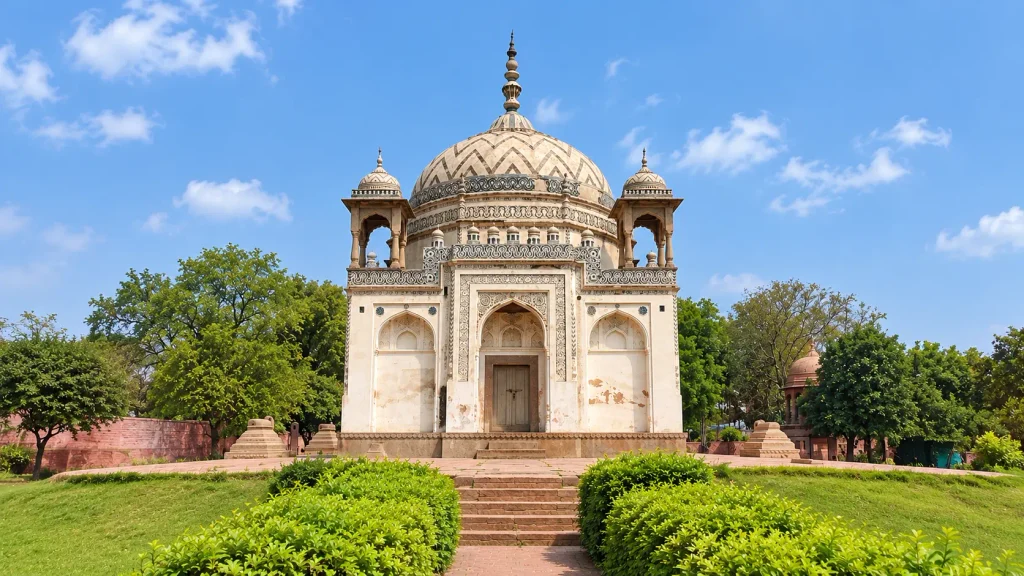 A view of Tomb of Lal Khan in Dalight is a hidden place to visit in Varanasi